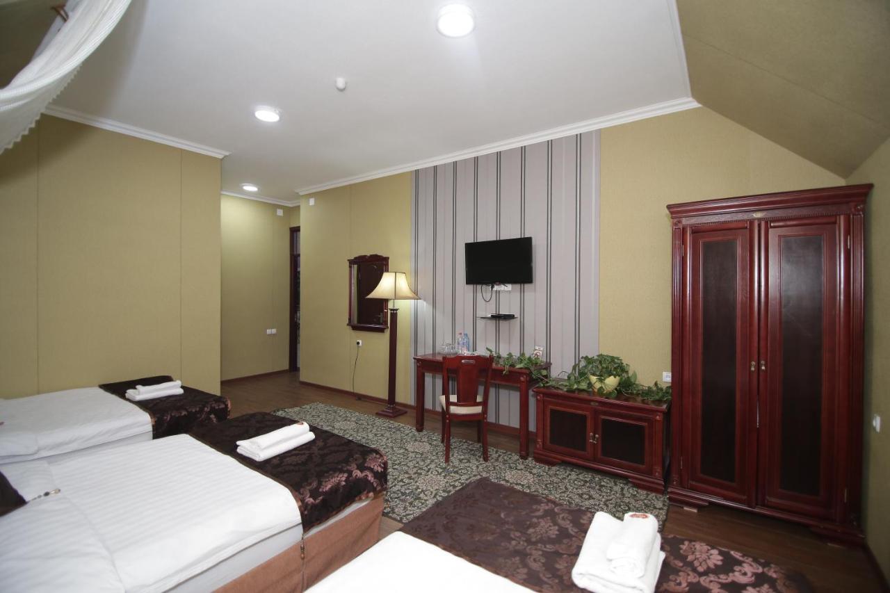 Khujand Deluxe Hotel Exterior photo